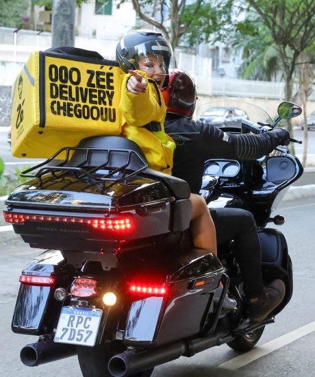 Claudia Leitte - Ze Delivery_ ft Nara Fassi-04